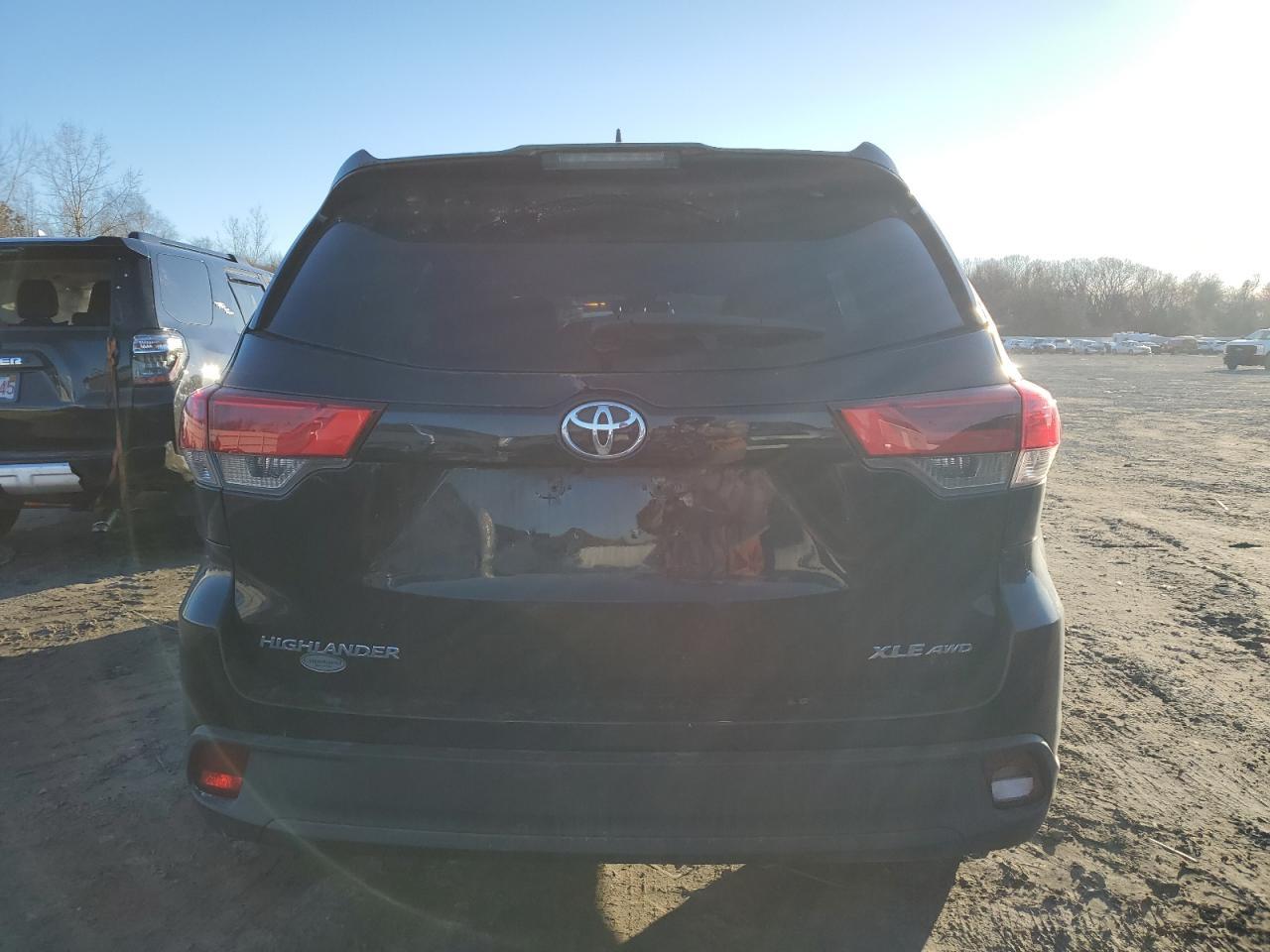 2018 TOYOTA HIGHLANDER - Фото 6