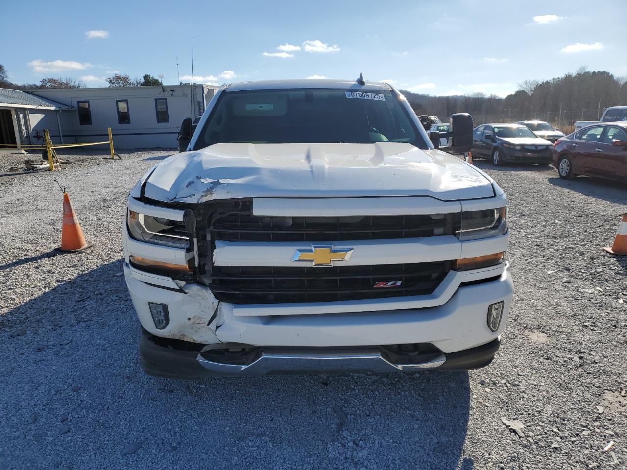 2017 CHEVROLET SILVERADO - Image 5