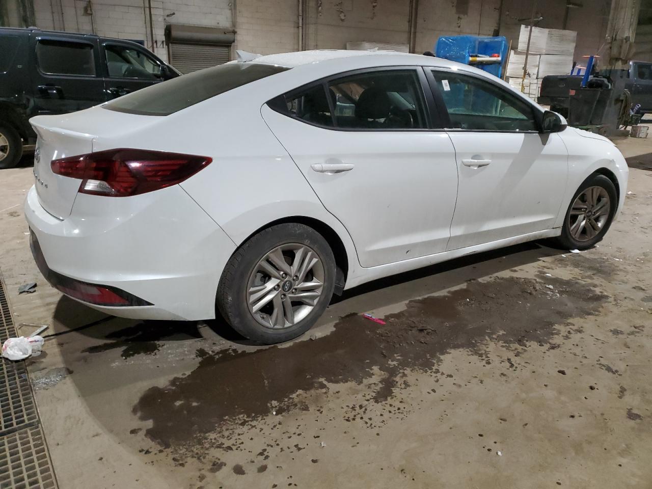 2019 HYUNDAI ELANTRA SE - Фото 3