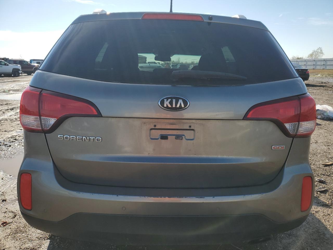 2015 KIA SORENTO LX - Image 6