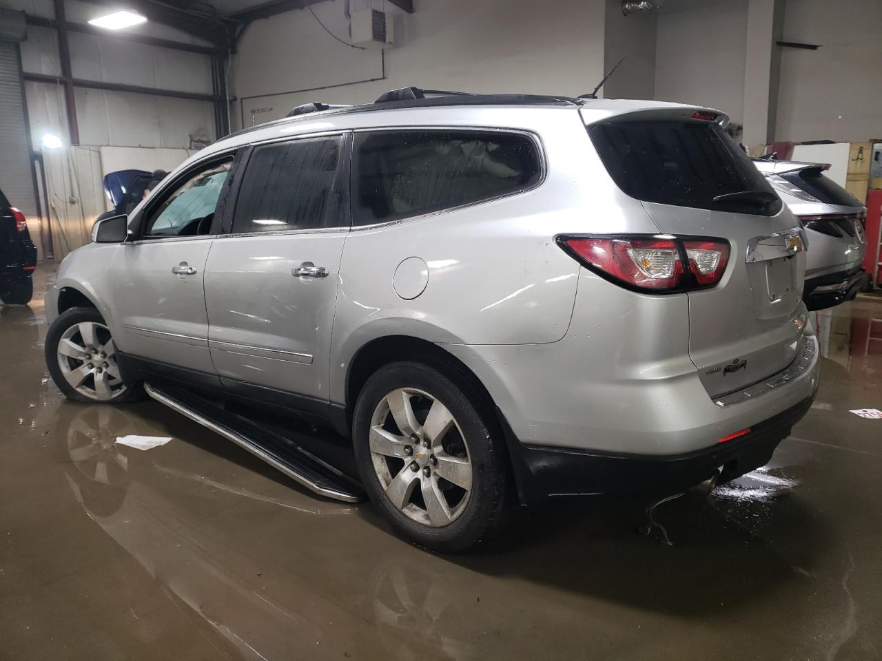 2015 CHEVROLET TRAVERSE L - Фото 2