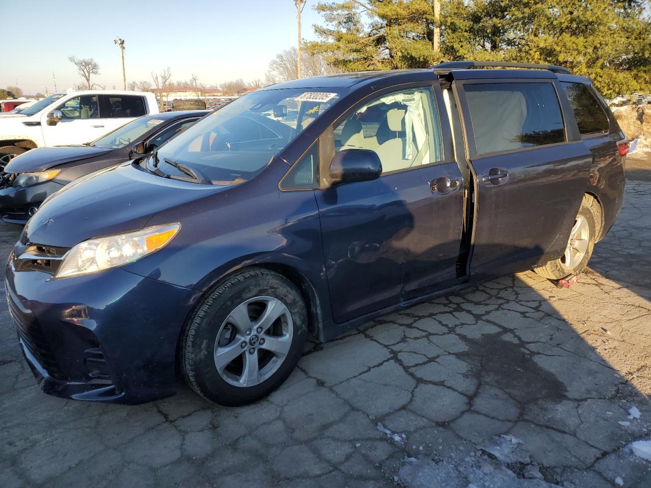2020 TOYOTA SIENNA LE