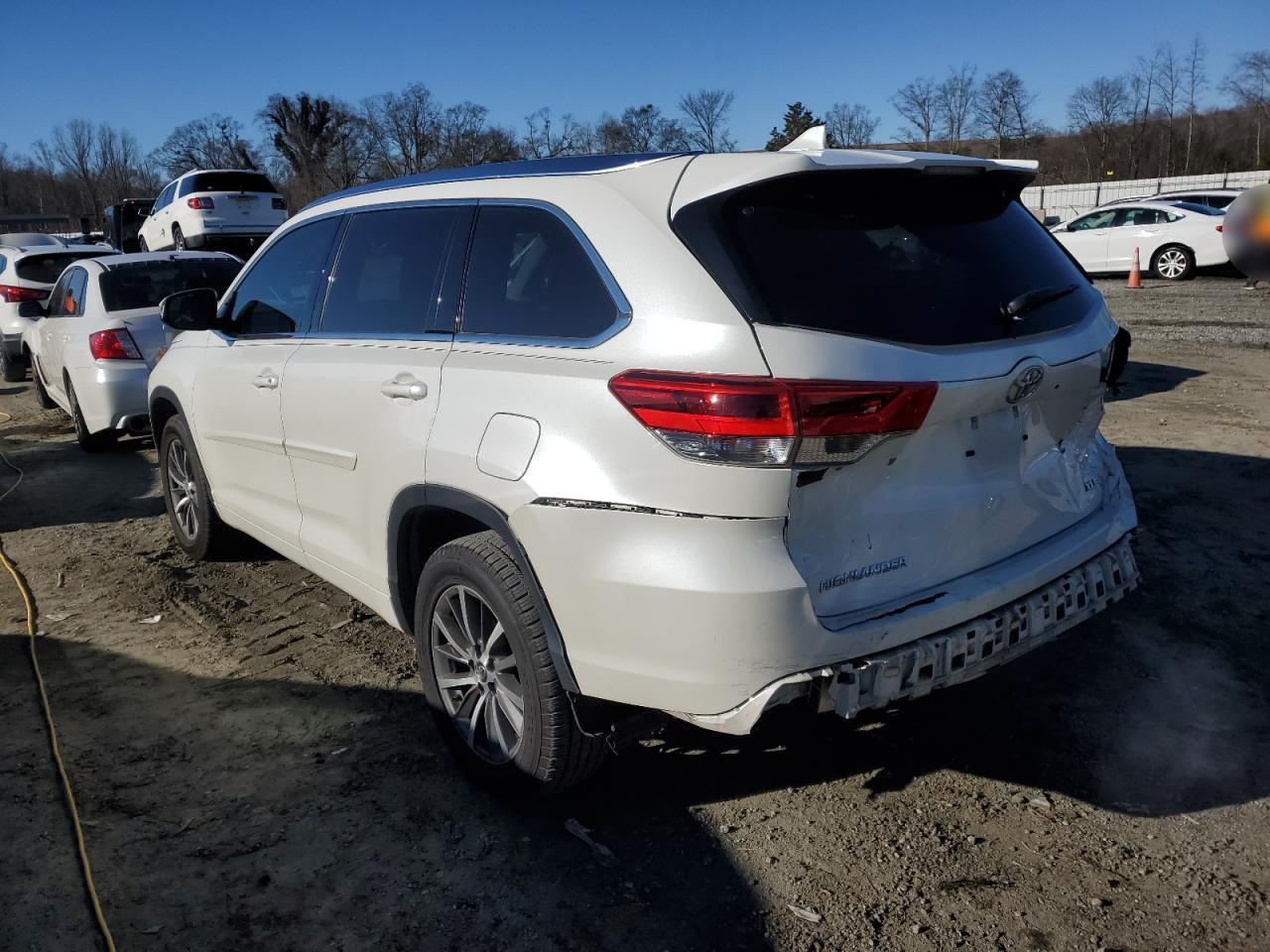 2018 TOYOTA HIGHLANDER - Image 2