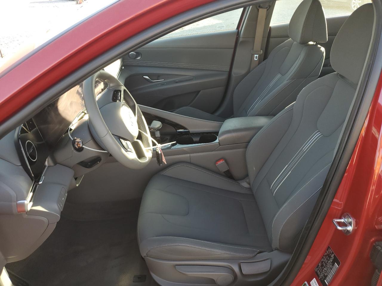 2023 HYUNDAI ELANTRA SE - Фото 7