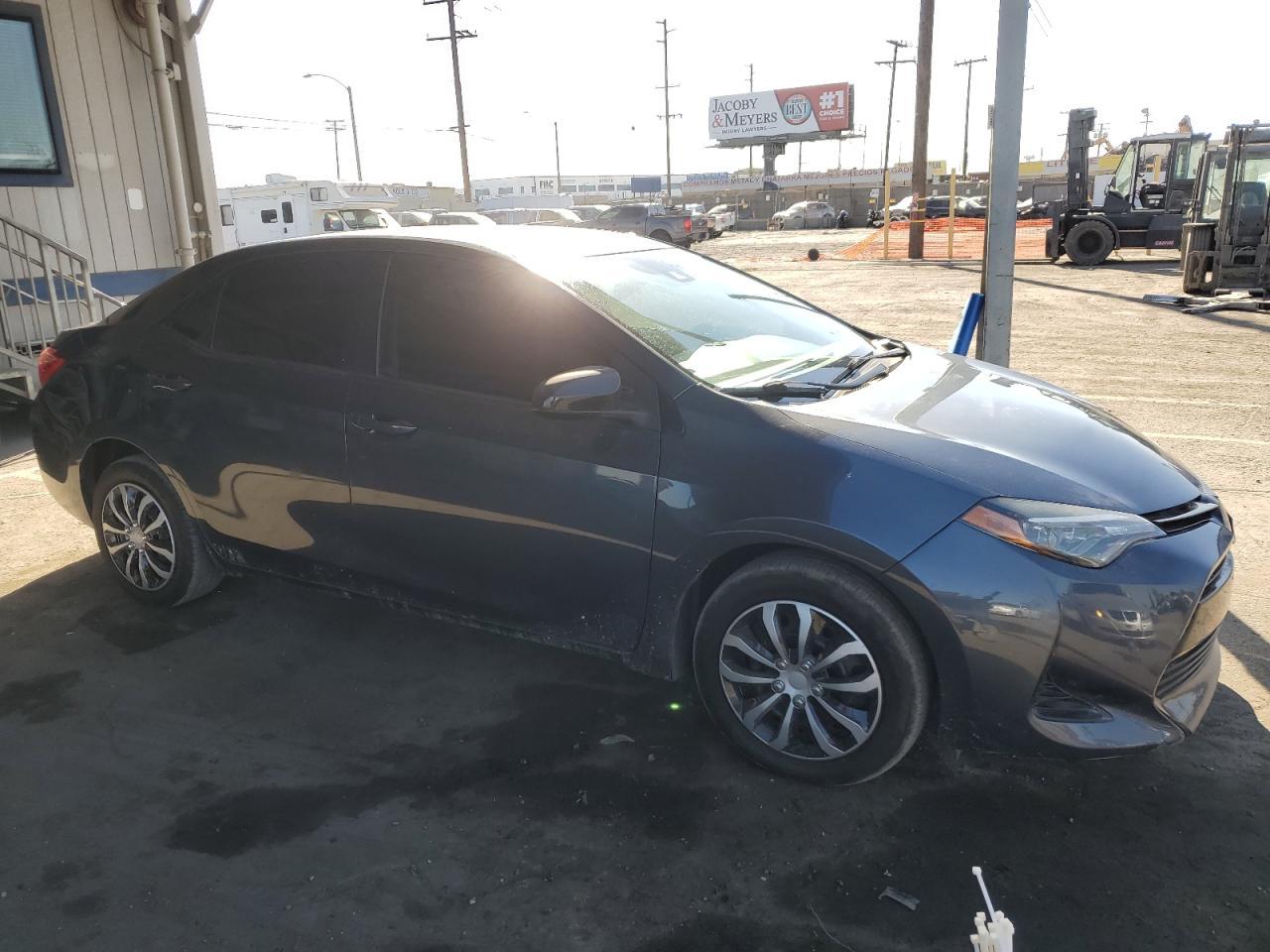 2018 TOYOTA COROLLA L - Фото 4