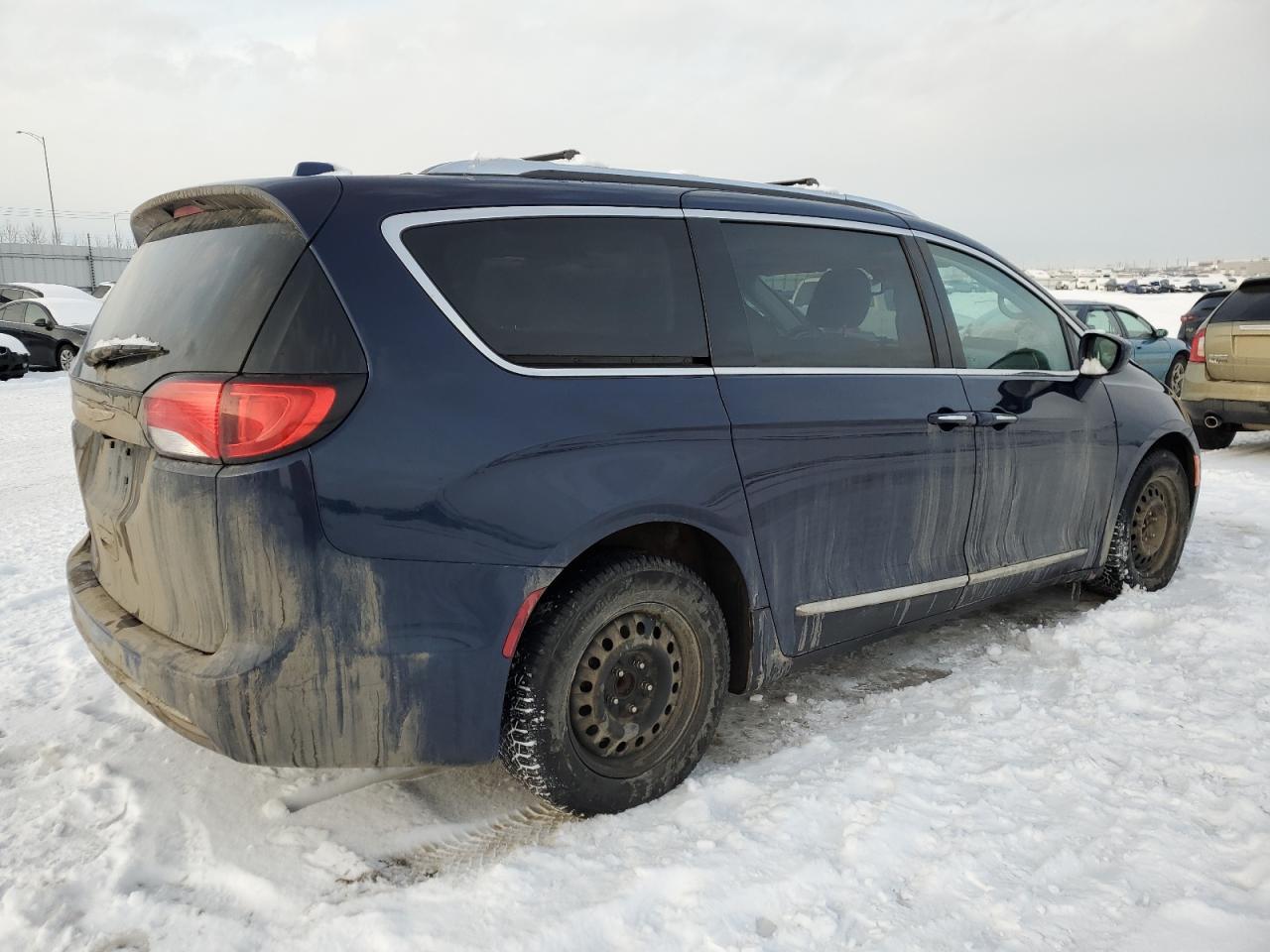 2017 CHRYSLER PACIFICA T - Image 3