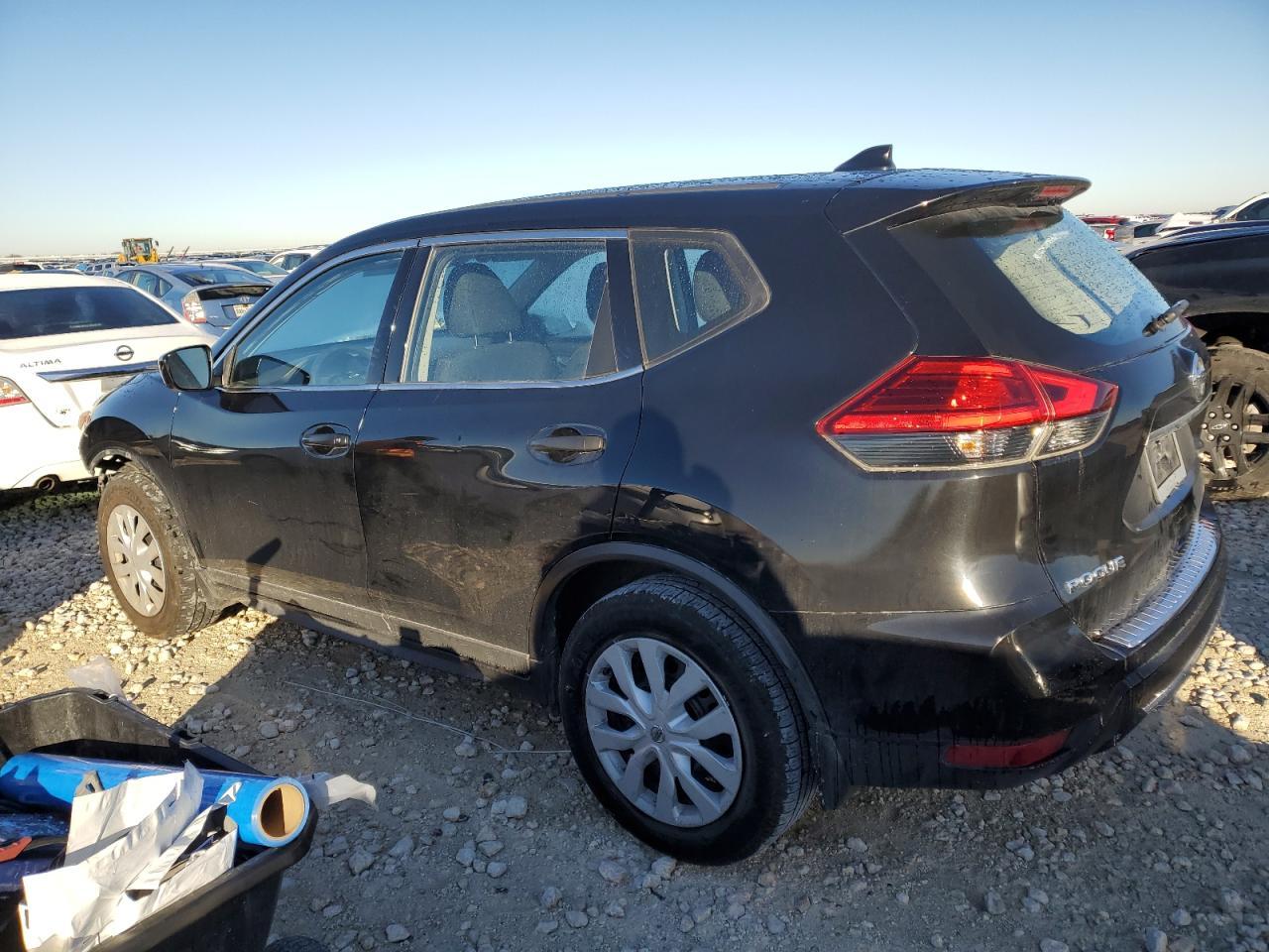 2017 NISSAN ROGUE S - Фото 2