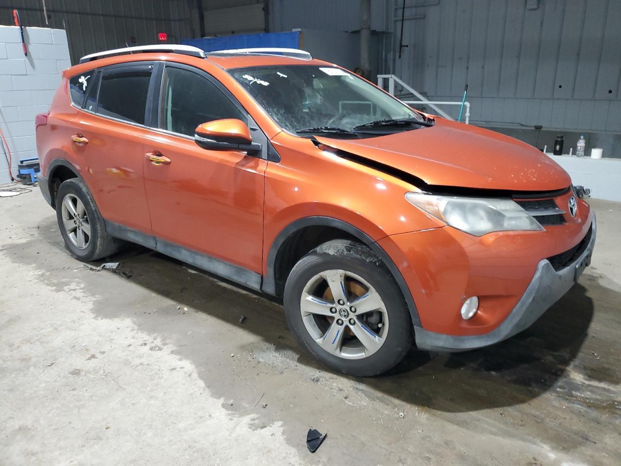 2015 TOYOTA RAV4 XLE - Фото 4