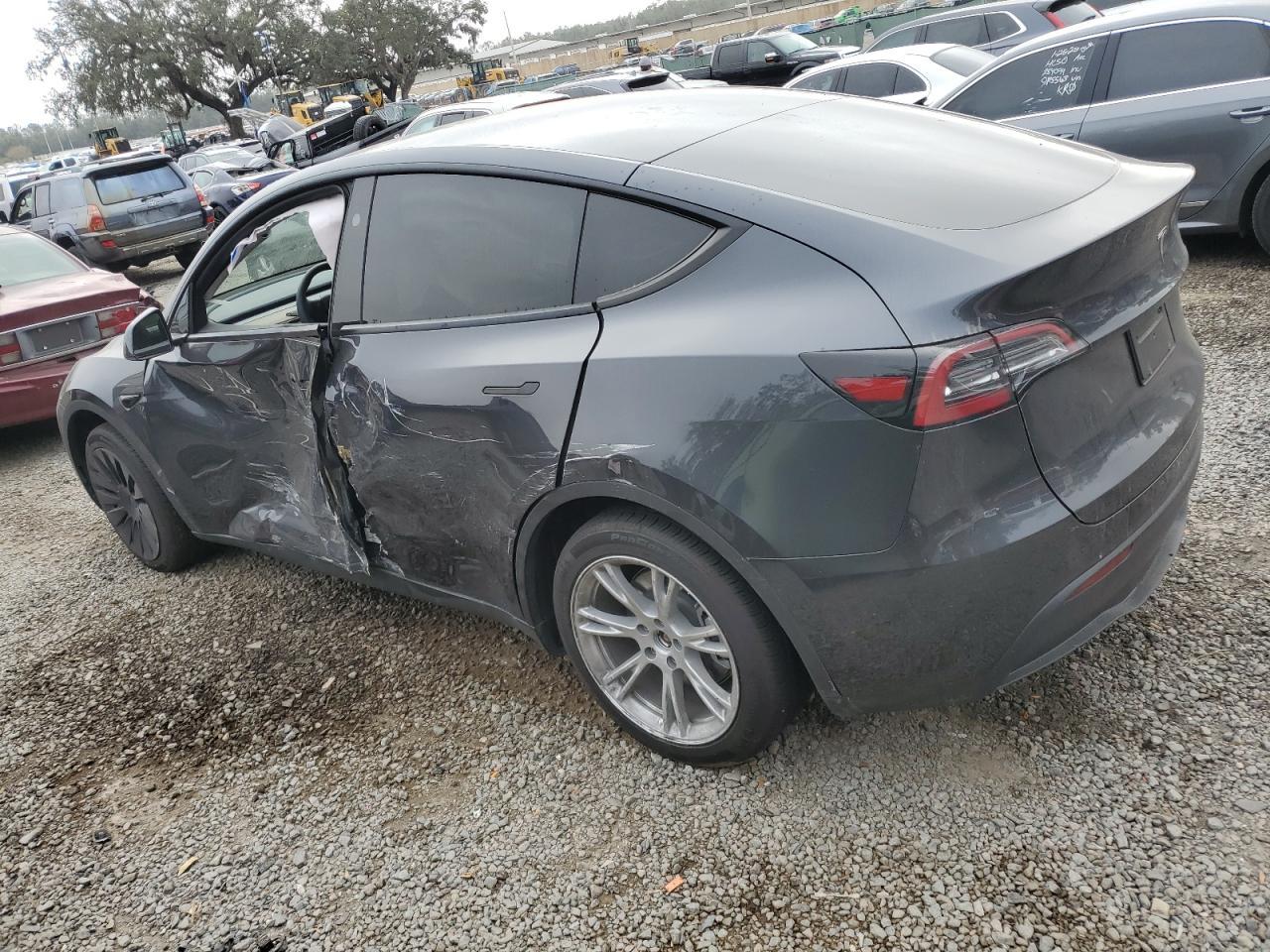 2024 TESLA MODEL Y - Image 2