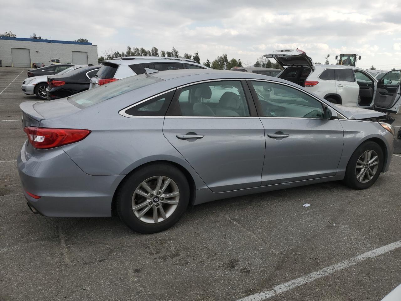 2017 HYUNDAI SONATA SE - Фото 3