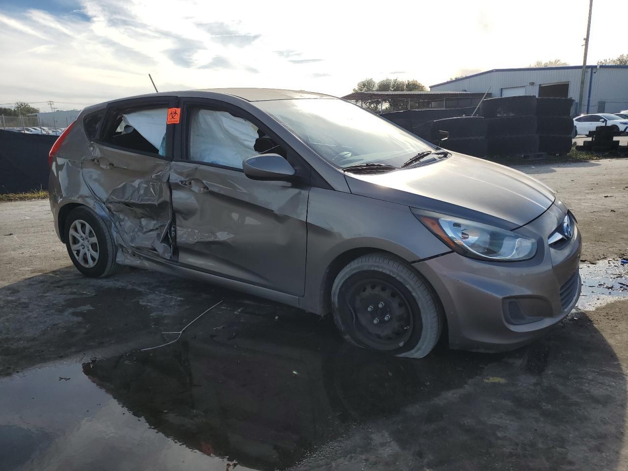 2014 HYUNDAI ACCENT GLS - Фото 4