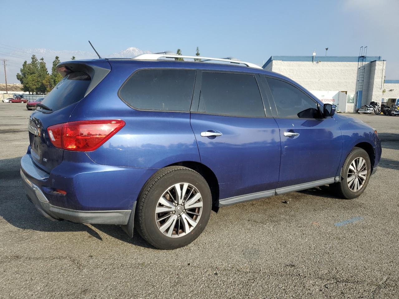 2017 NISSAN PATHFINDER - Image 3