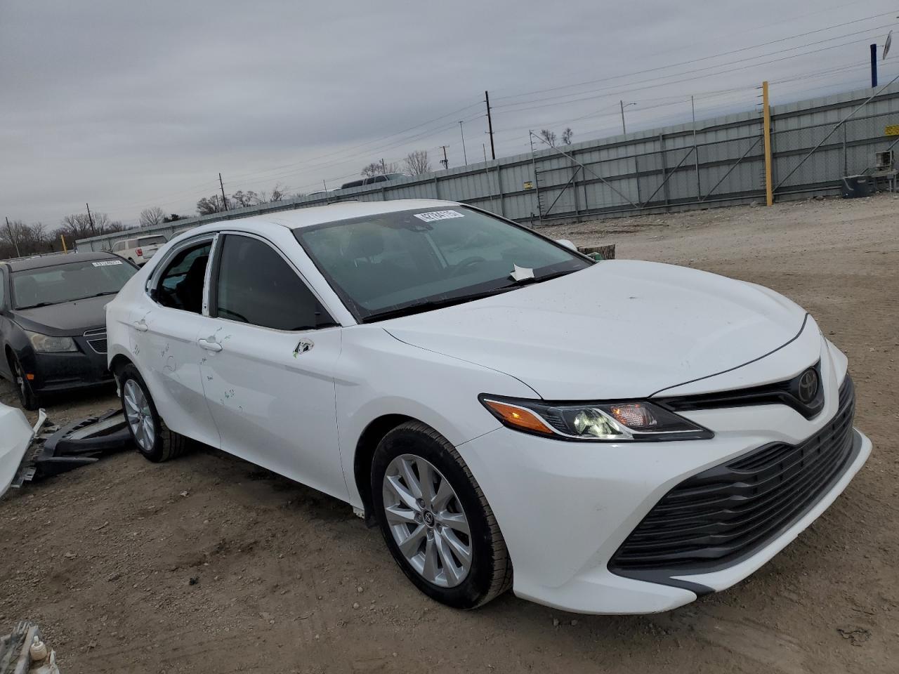 2019 TOYOTA CAMRY L - Фото 4
