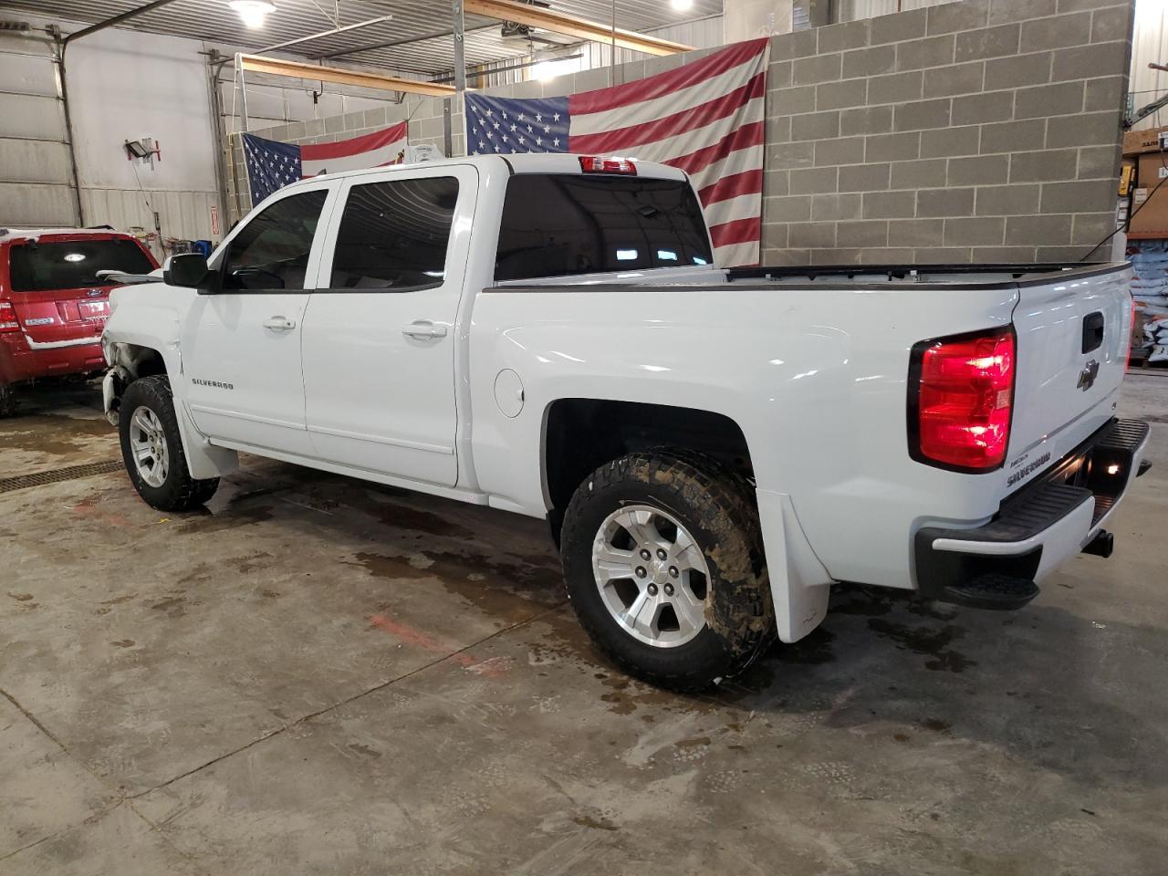 2018 CHEVROLET SILVERADO - Фото 2