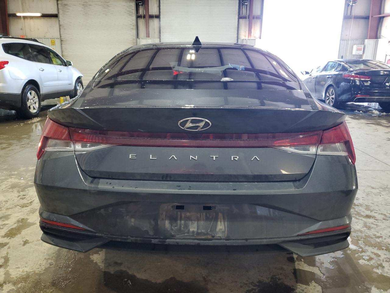 2023 HYUNDAI ELANTRA SE - Фото 6