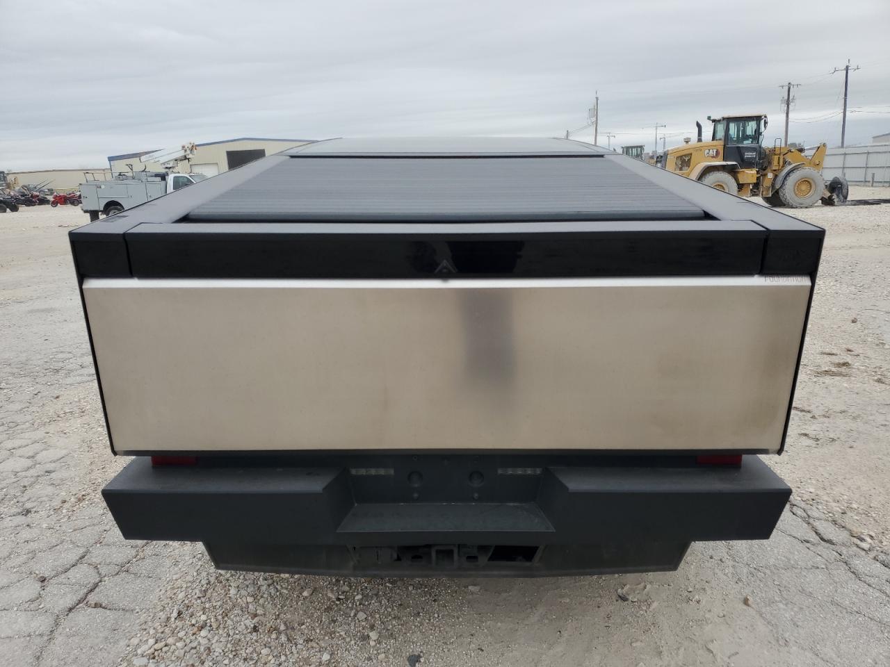 2024 TESLA CYBERTRUCK - Image 6