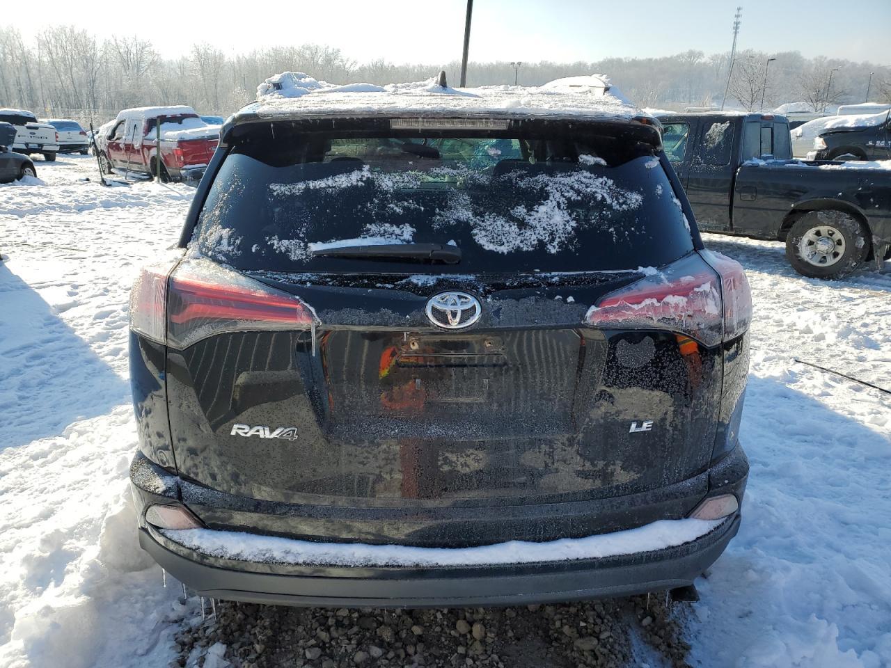 2016 TOYOTA RAV4 LE - Фото 6