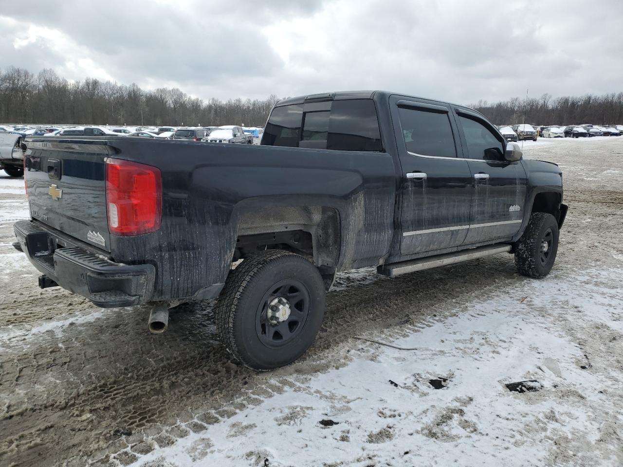 2018 CHEVROLET SILVERADO - Image 3