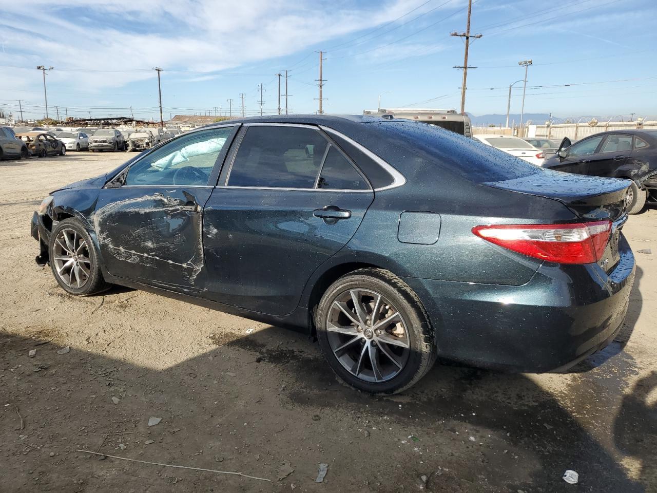 2017 TOYOTA CAMRY LE - Фото 2