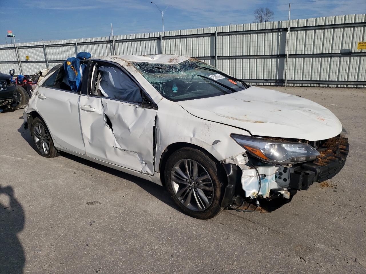 2017 TOYOTA CAMRY LE - Image 4