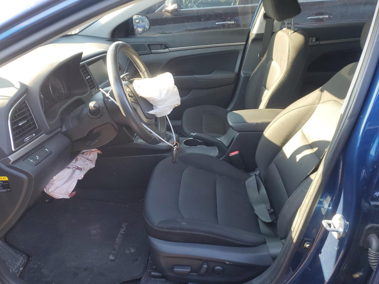 2017 HYUNDAI ELANTRA SE - Фото 7