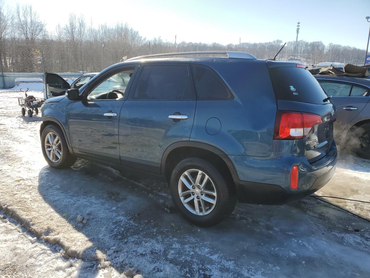 2014 KIA SORENTO LX - Image 2