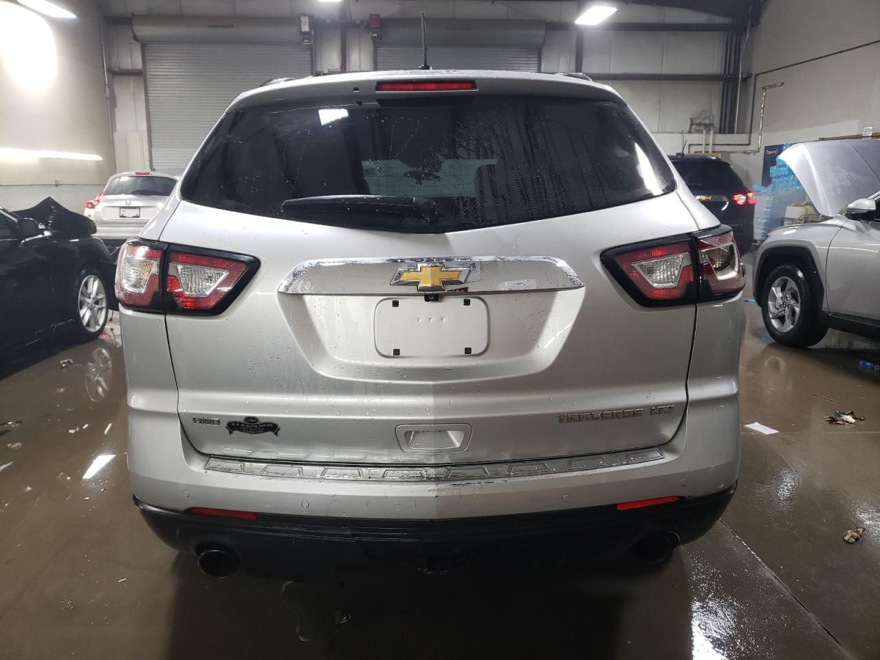 2015 CHEVROLET TRAVERSE L - Фото 6