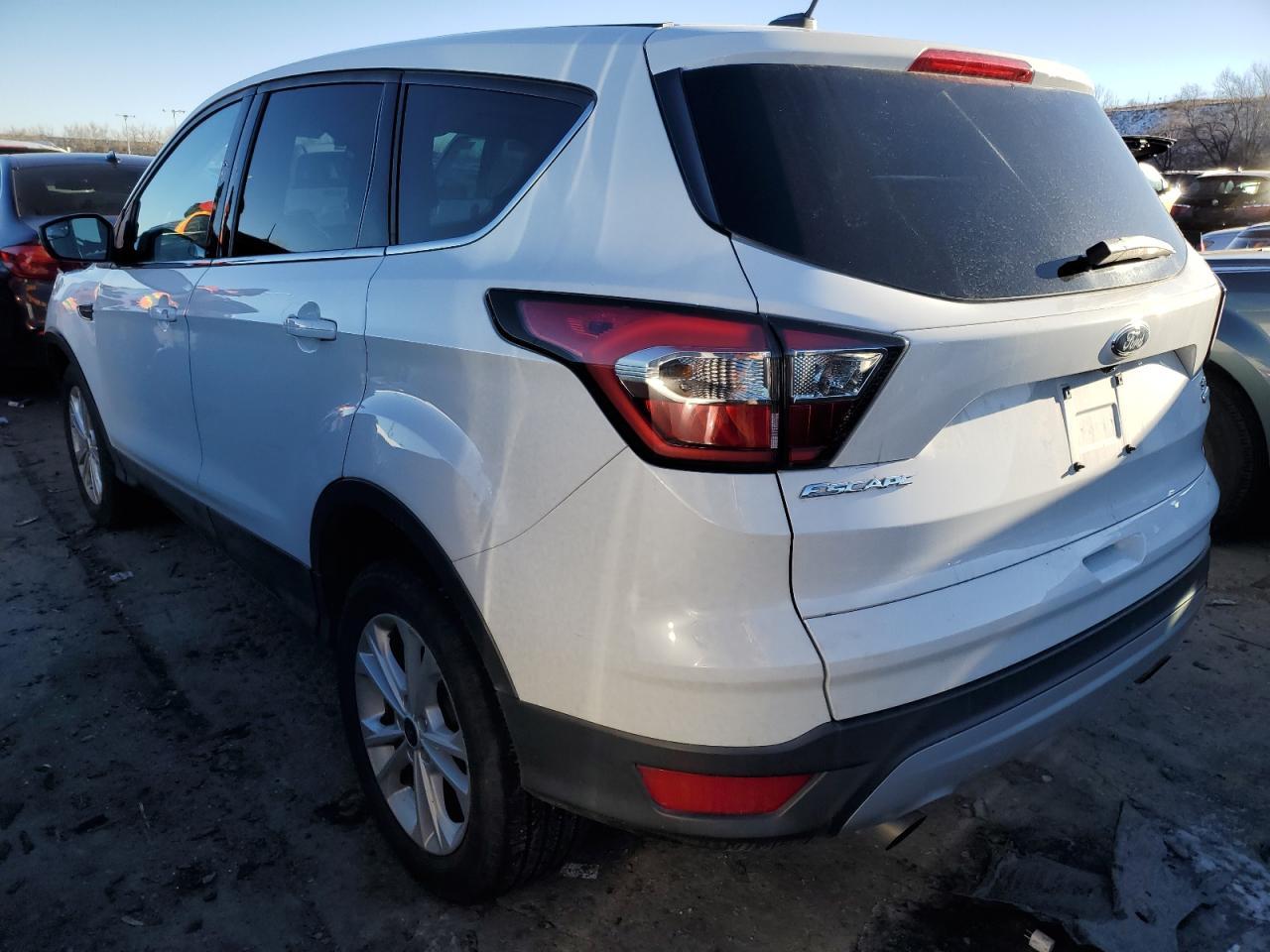 2017 FORD ESCAPE SE - Image 2