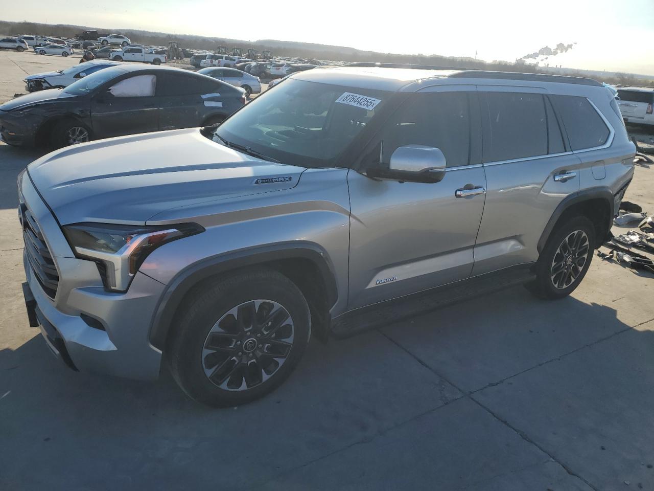 2023 TOYOTA SEQUOIA SR
