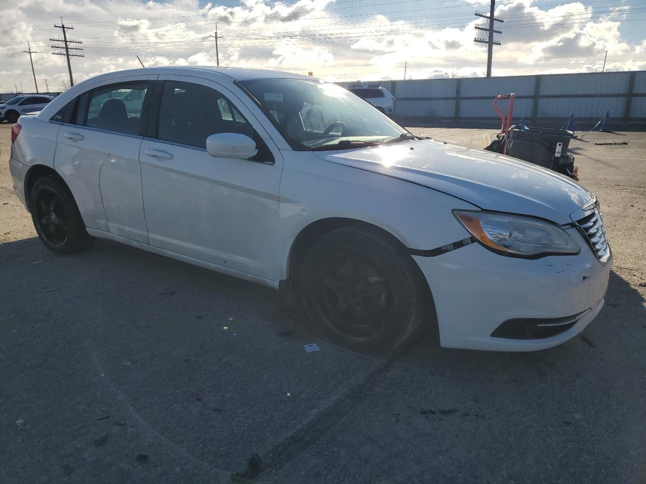 2013 CHRYSLER 200 LX - Фото 4