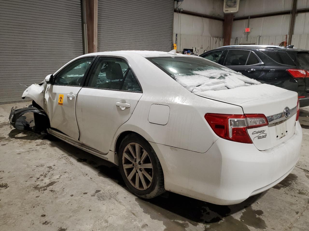 2012 TOYOTA CAMRY HYBR - Фото 2