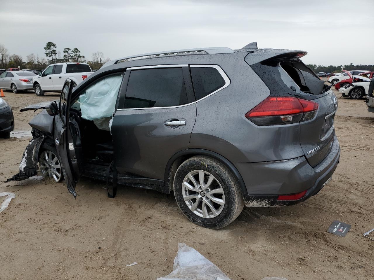 2017 NISSAN ROGUE S - Image 2