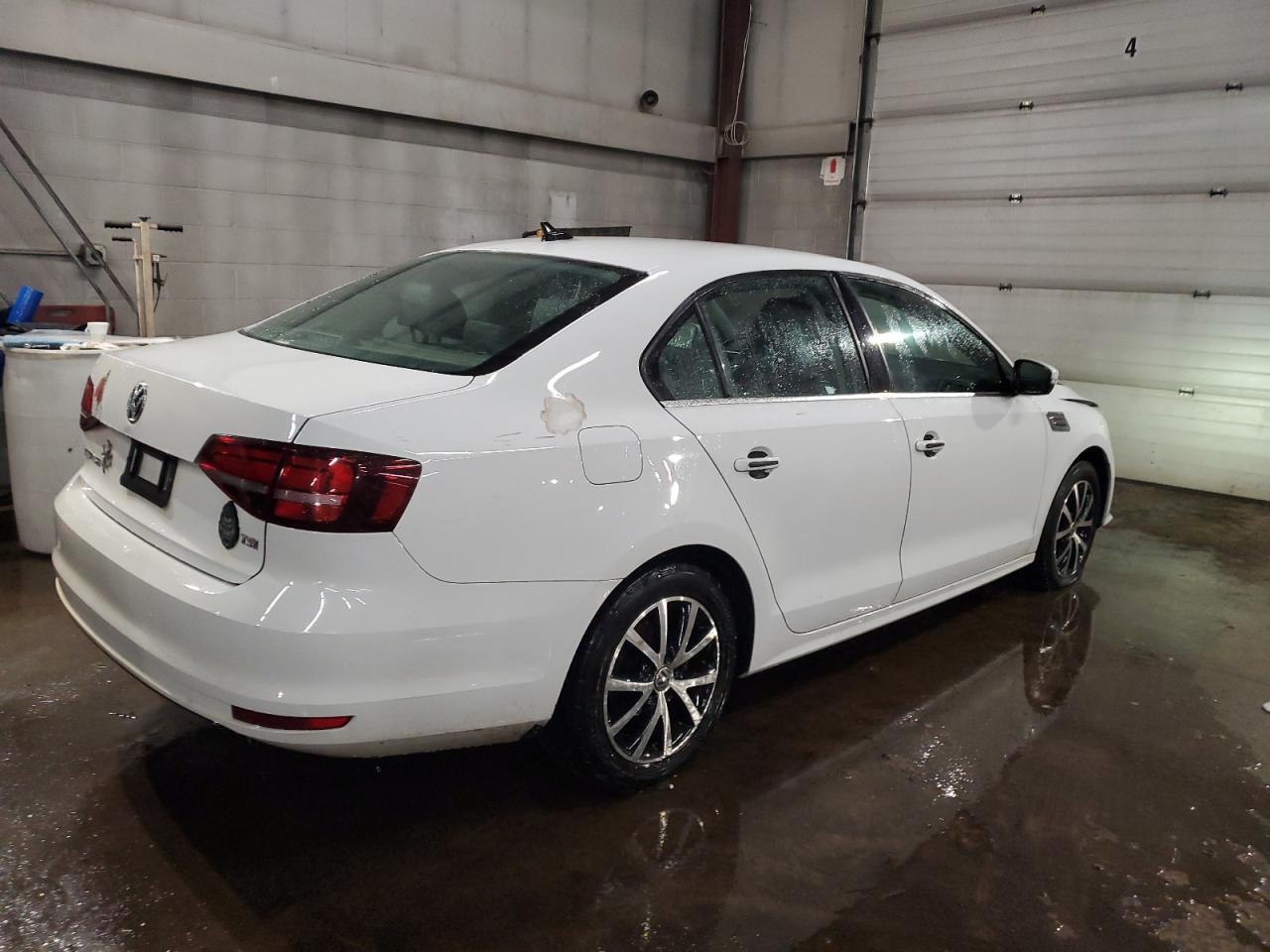 2017 VOLKSWAGEN JETTA SE - Image 3