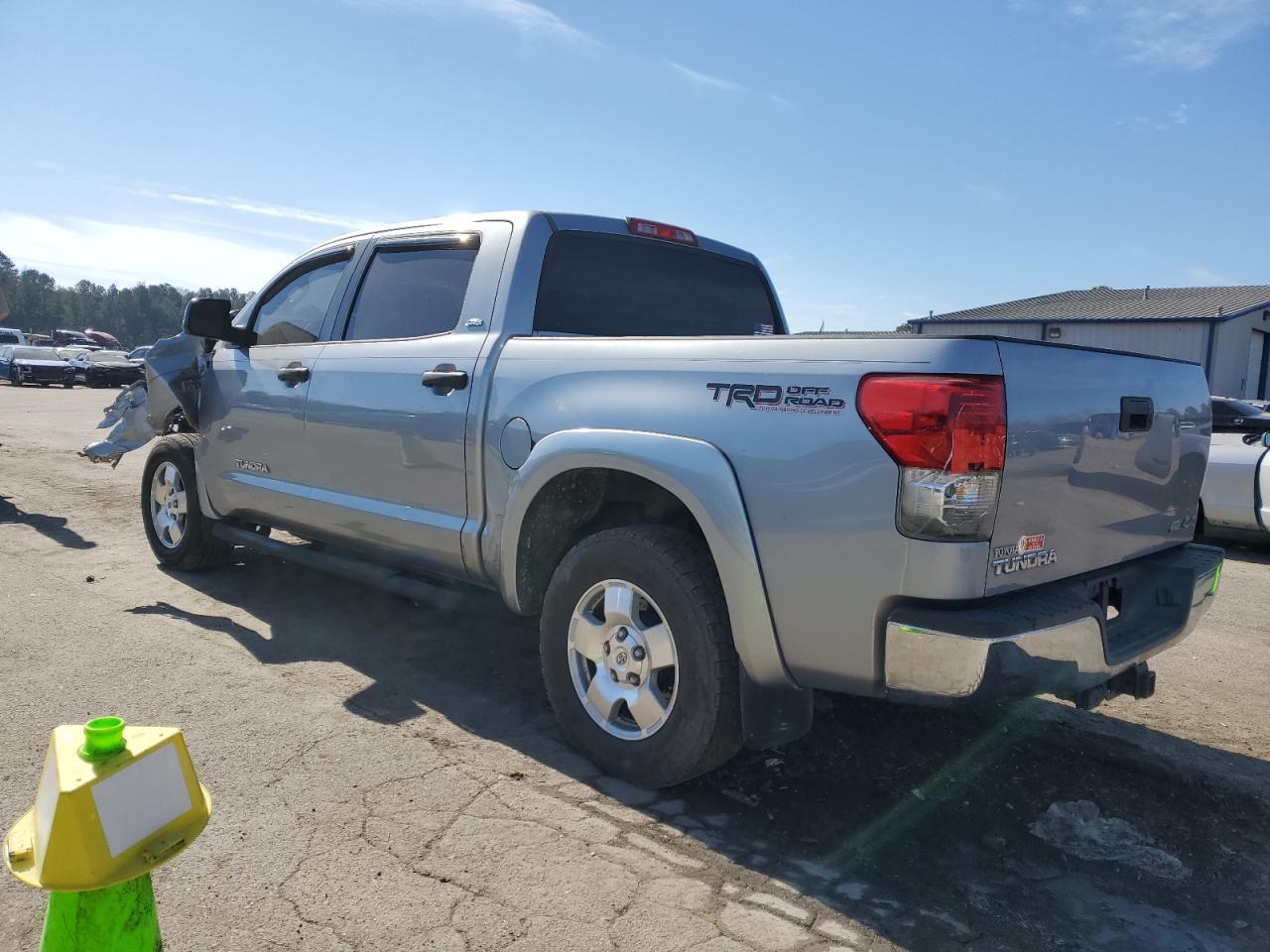 2011 TOYOTA TUNDRA CRE - Image 2