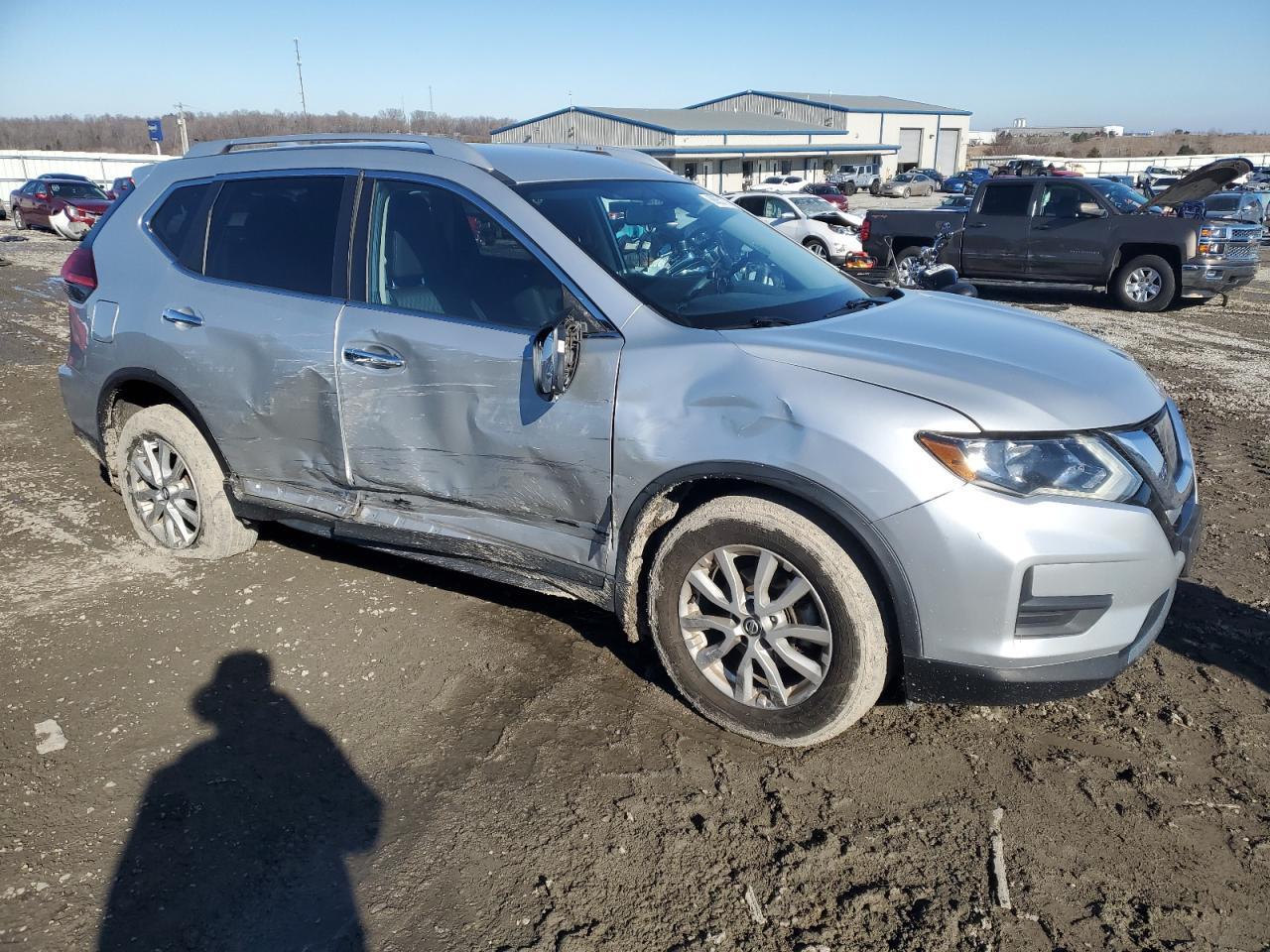 2017 NISSAN ROGUE S - Image 4