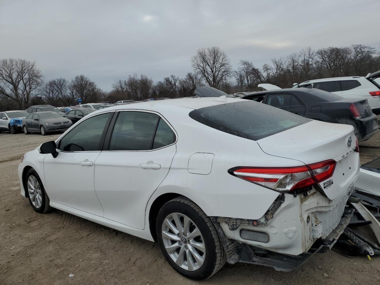 2019 TOYOTA CAMRY L - Фото 2
