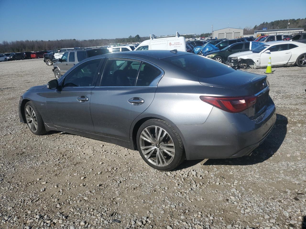 2018 INFINITI Q50 LUXE - Image 2