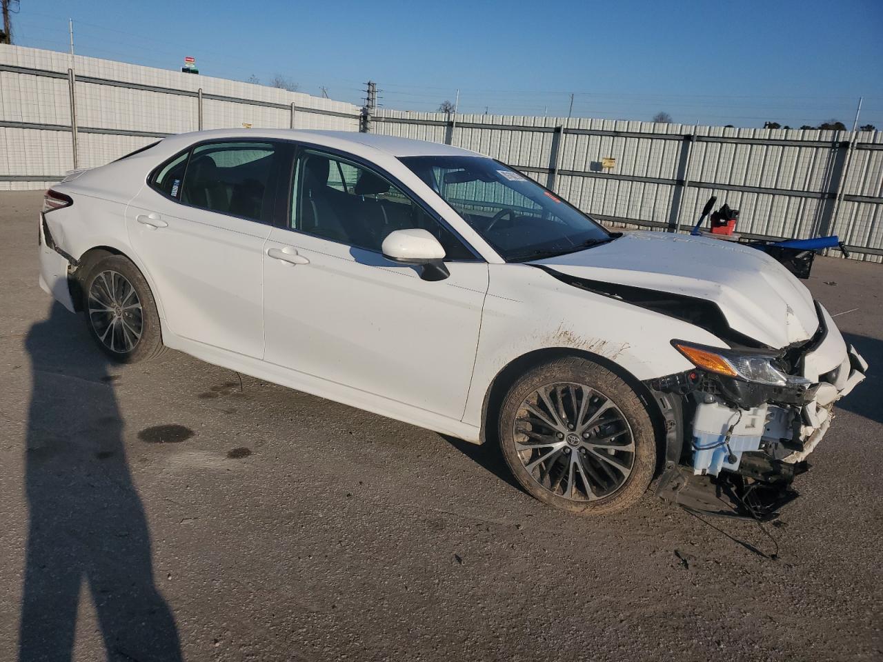 2020 TOYOTA CAMRY SE - Image 4