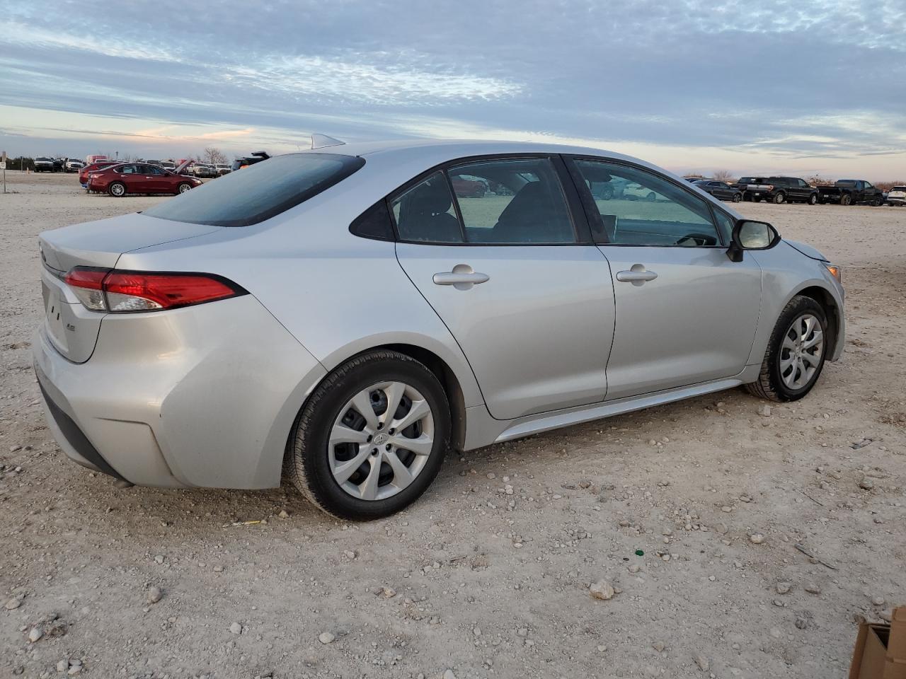 2020 TOYOTA COROLLA LE - Фото 3