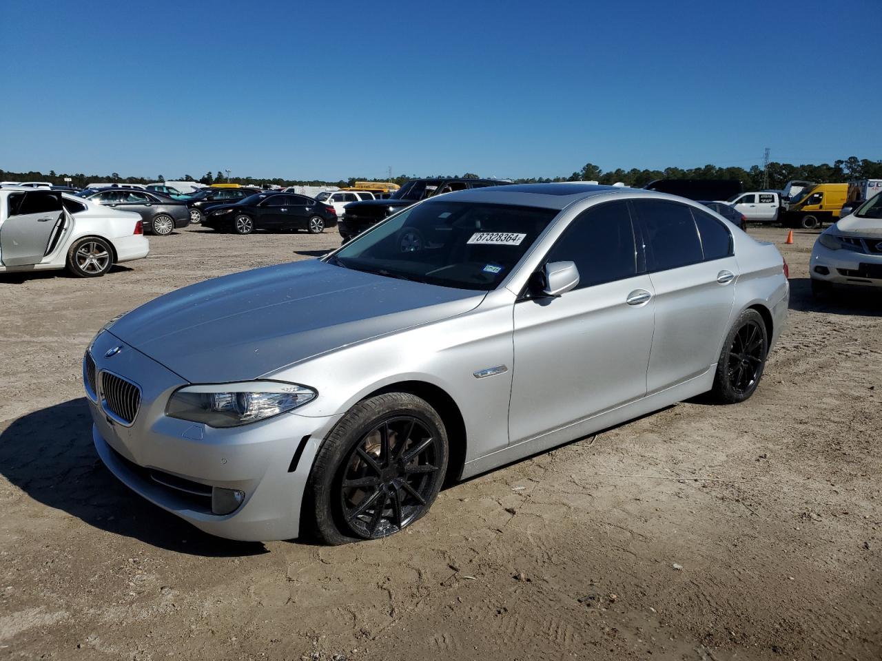 2011 BMW 528 I car image