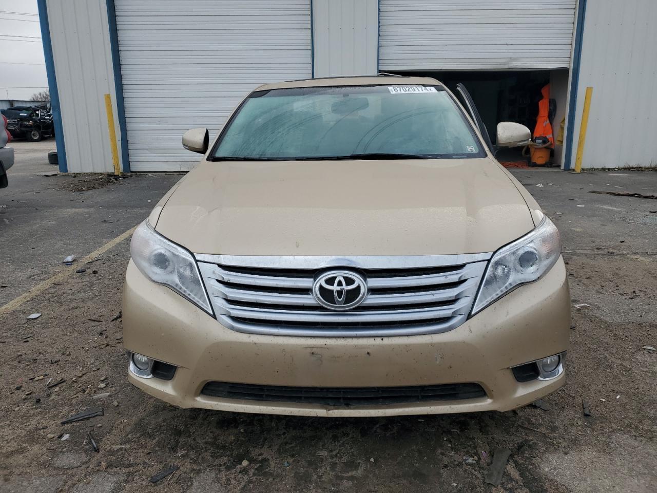 2011 TOYOTA AVALON BAS - Image 5