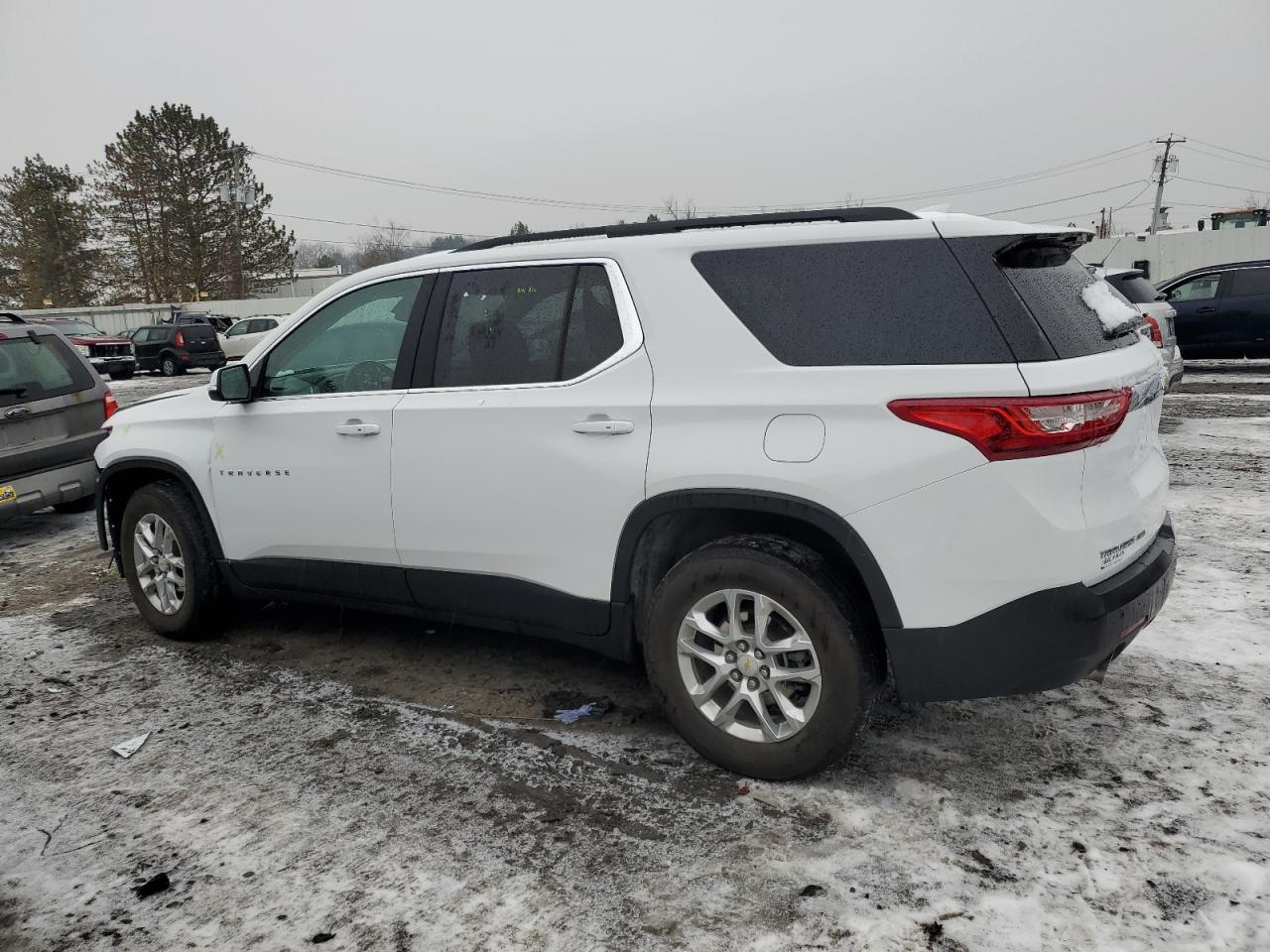 2021 CHEVROLET TRAVERSE L - Фото 2