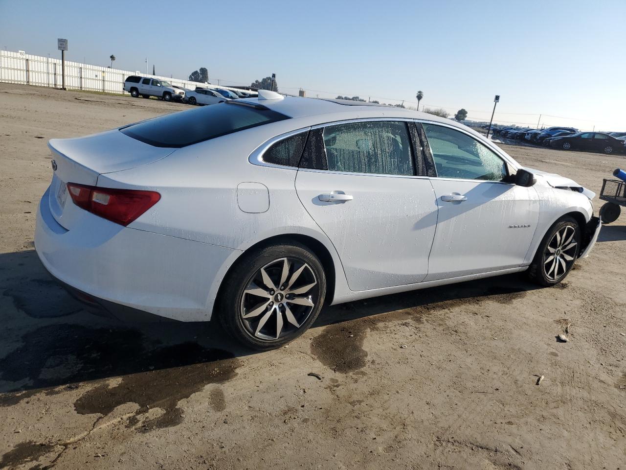 2017 CHEVROLET MALIBU LT - Image 3