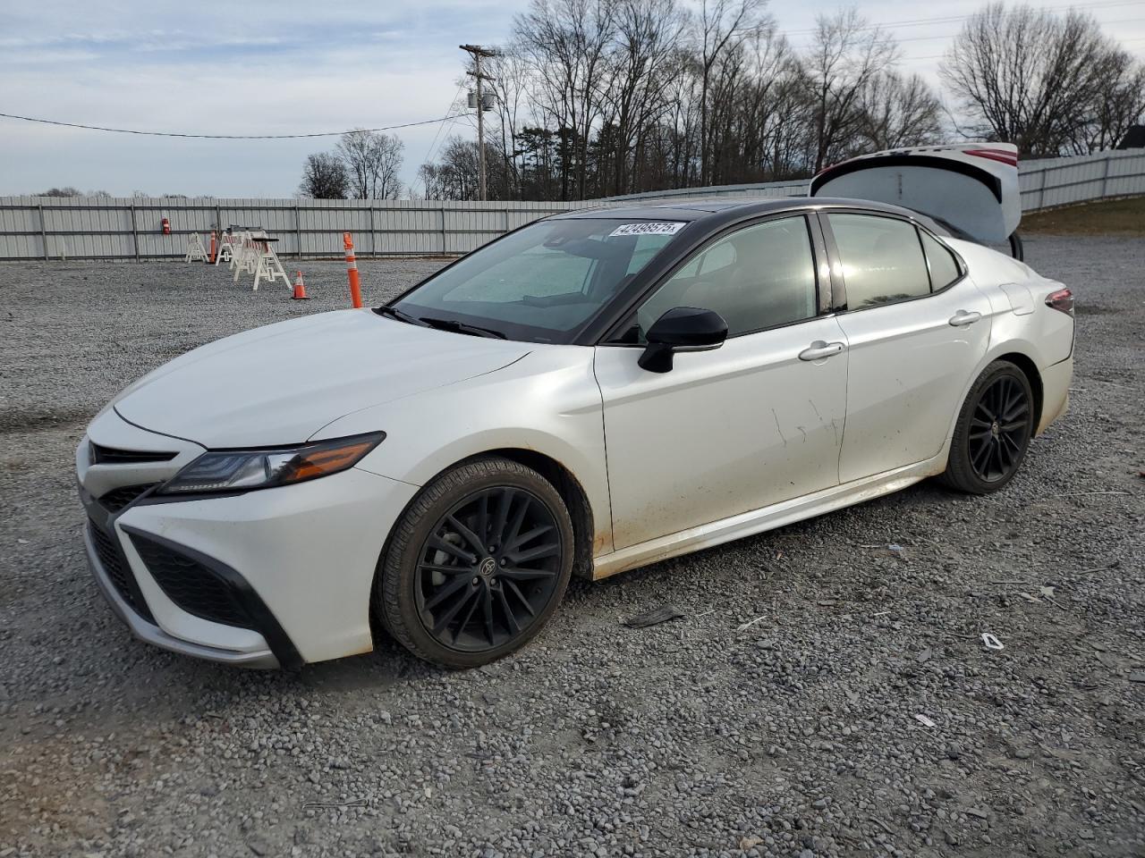 2022 TOYOTA CAMRY XSE