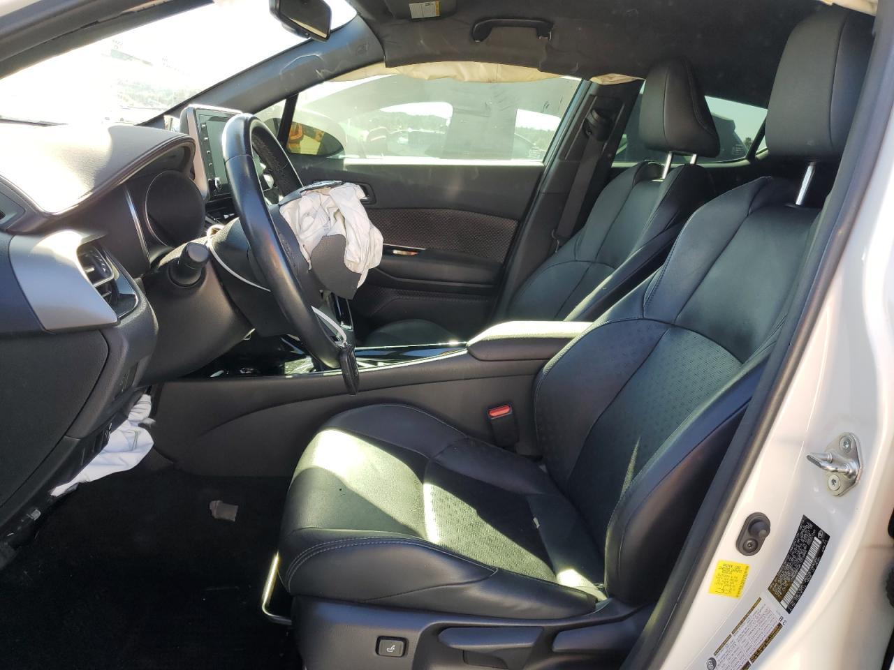 2019 TOYOTA C-HR XLE - Фото 7