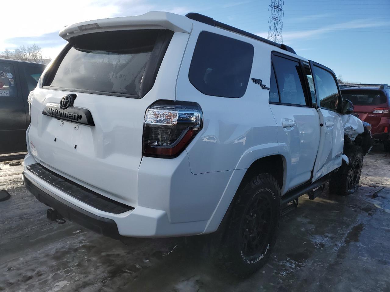 2019 TOYOTA 4RUNNER SR - Фото 3