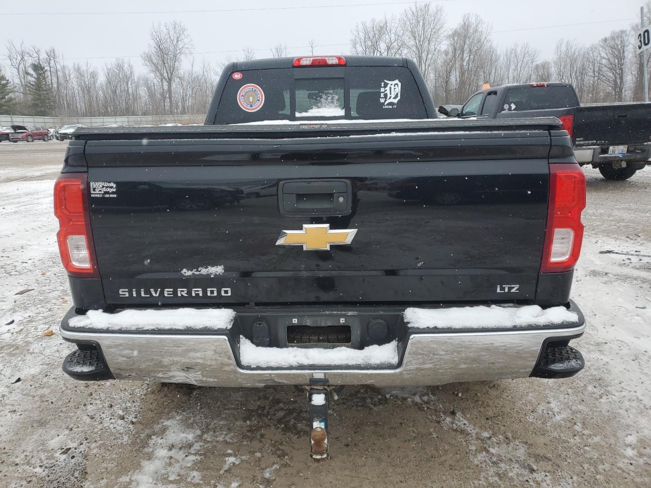 2017 CHEVROLET SILVERADO - Image 6