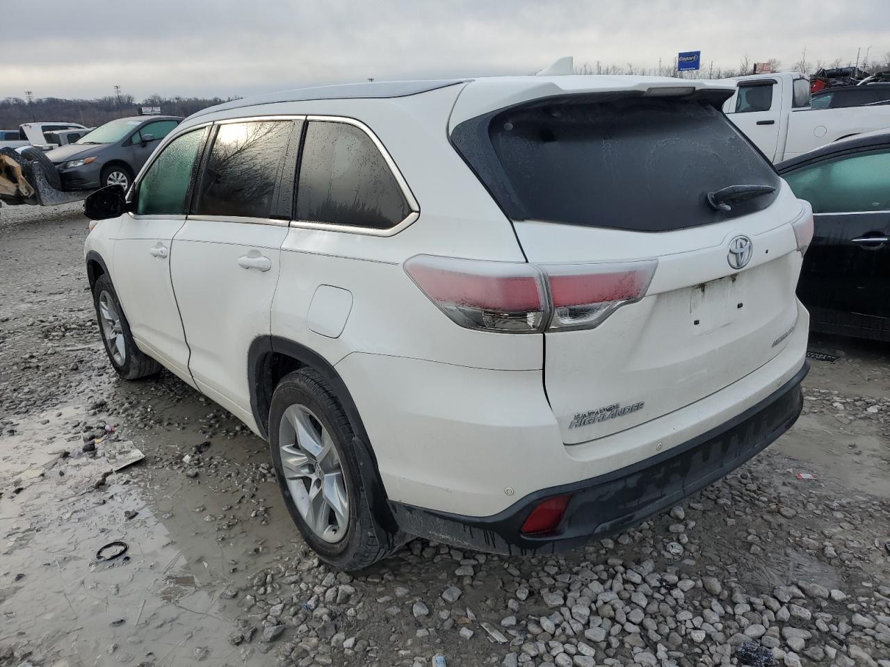 2014 TOYOTA HIGHLANDER - Image 2