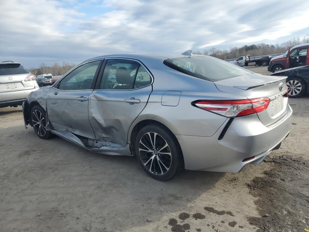 2020 TOYOTA CAMRY SE - Image 2