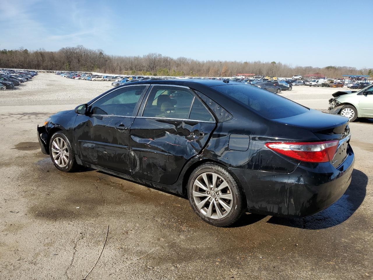 2015 TOYOTA CAMRY LE - Image 2